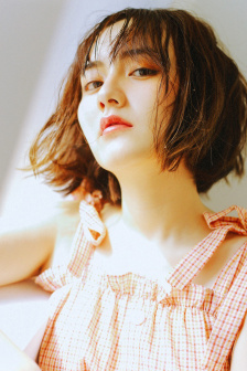 李丽珍不纽扣的女孩